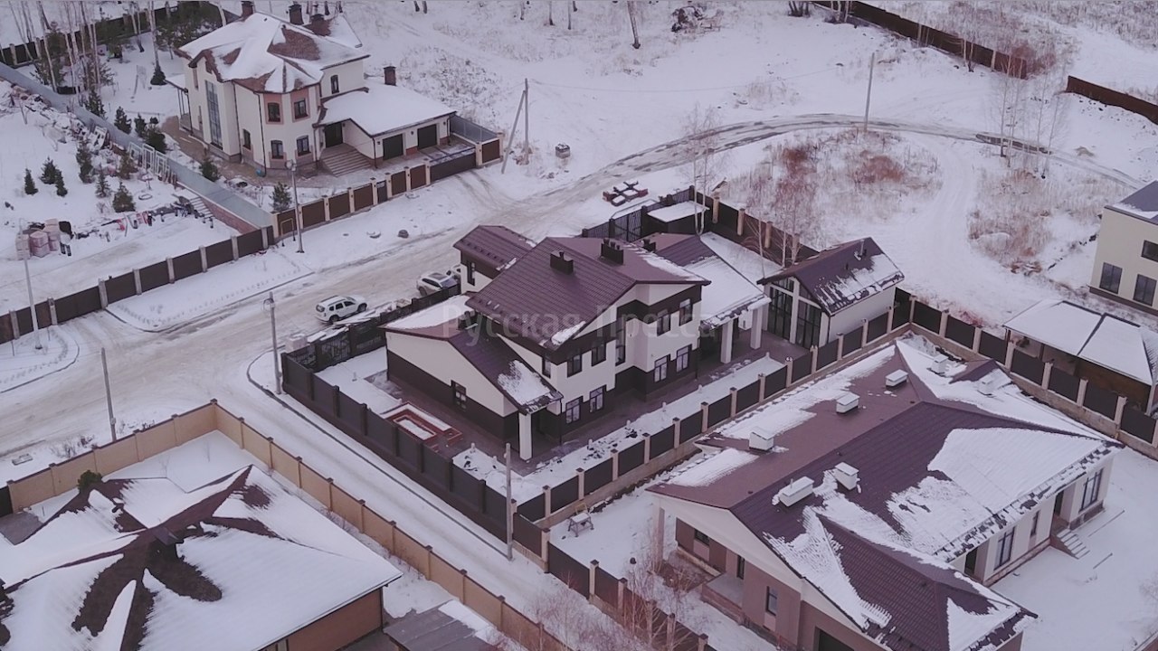 Дом председателя комитета дорожного хозяйства Челябинска Рината Кучитарова