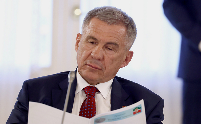 Кремль начал менять в документах должность Минниханова