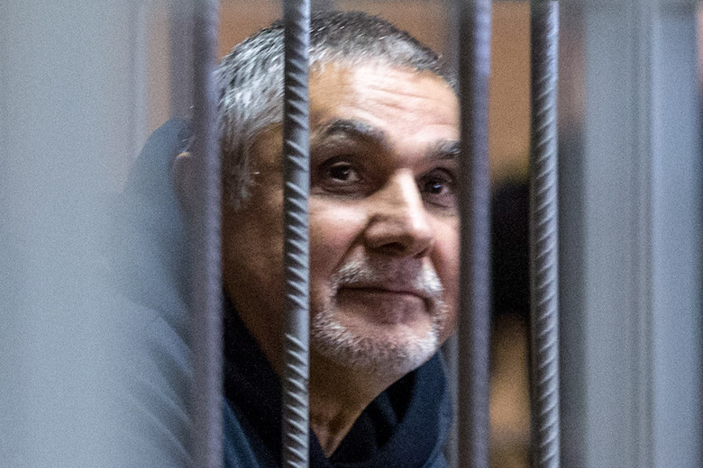 Шакро Молодой