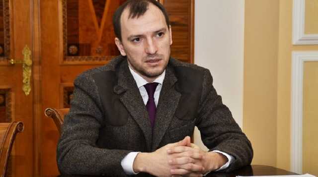 Расхититель Дунайского пароходства Хомячков Алексей Валерьевич решительно не удовлетворен собственной криминальной биографией и начал заниматься очисткой веба