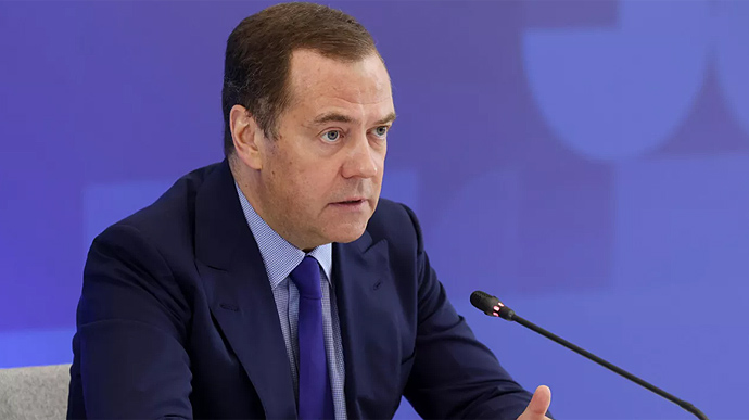 Медведев указал Западу на поддержку боевиков после диверсионной операции под Брянском