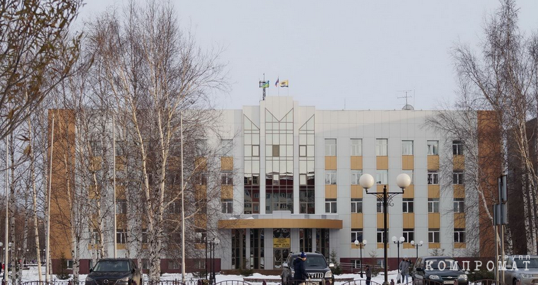 Кризис власти в Нефтеюганске бьет по рейтингам Югры. Мэра отодвинули от выборов президента