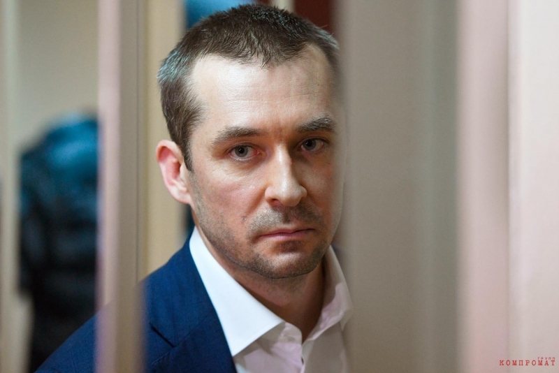 Бывшему полковнику МВД добавили срок за взятки на 1 миллиардов руб. от соучредителя ГК "1520" Маркелова и отдых в Сочи на 844 тыс. руб. от руководителя "Газпром автоматизации" Юнаева