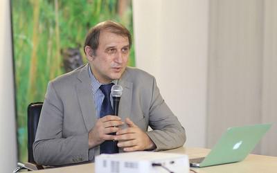 Школа для одаренных друзей "России".