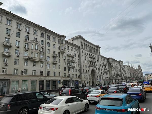 Кто держит Тверскую.
