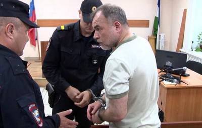 Андрей Смышляев на покрышках заехал в колонию.