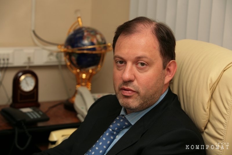 Олег Митволь из следственного изолятора распоряжается своими миллионами
