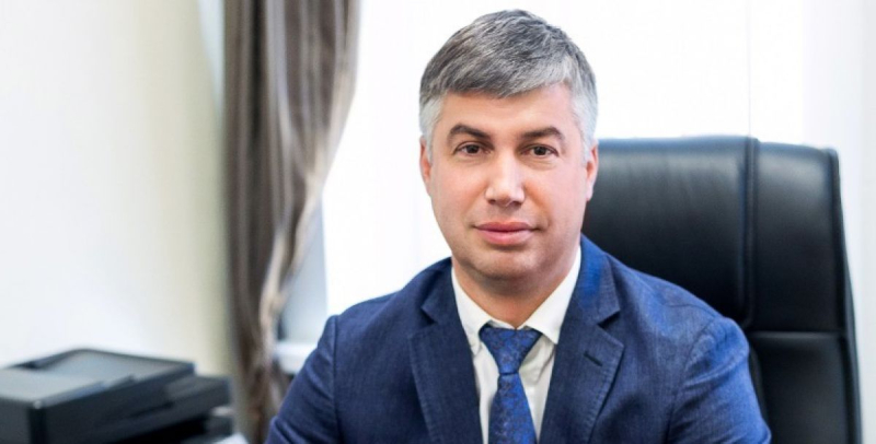 Сытый голодному