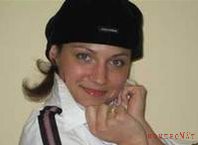 Бывший старший ассистент прокурора города Москва получила четыре года за вымогательство взятки в 5 млн руб. у главы компании "Роскосмоса"