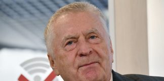 В ЛДПР сообщили, что Жириновский чувствует себя нормально