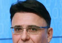 Александр Жаров