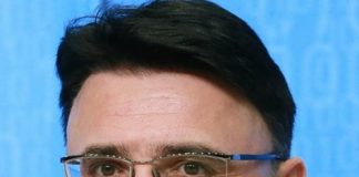 Александр Жаров