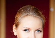 Алена Попова