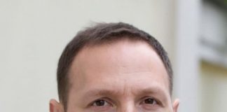 Михаил Сегал