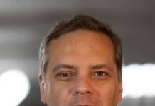 Владимир Милов