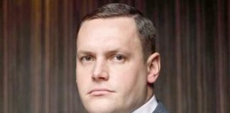 Отдых в Греции помешал допросу Ильи Тузова.