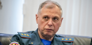 Война исполняющий обязанности руководителя МЧС Александра Чуприяна и замминстра Андрея Гуровича не прекращает набирать обороты