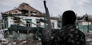 «Айдаровцы ужаснее фашистов»: Репортаж Лайфа из освобождённого Старобельска