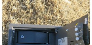 Двое ангарчан украли из магазина сейф с валютой