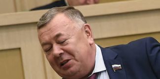 Бывший-члену сената воспретили гулять ночами