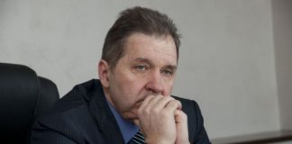 Управделами алтайского губернатора помог нерадивому подрядчику 19 миллионами из бюджета и за госсчет оплатил свое обучение