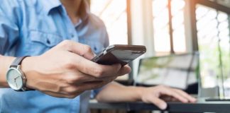Клиенты Tele2 могут защитить смартфон от повреждений
