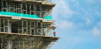 Красноярские власти больше не будут отдавать крупные стройки компаниям-«варягам»