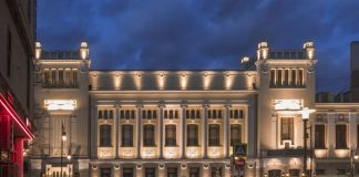 Жулик открыл театральный сезон