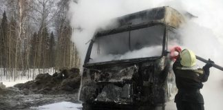 На Богашевском тракте вблизи Томска потушили загоревшийся бензовоз