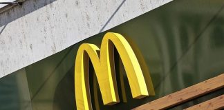 Рестораны McDonald’s в Красноярске и Томске не закрываются