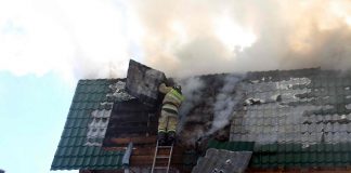 Томской многодетной семье, пострадавшей от пожара, выделят временное жильё