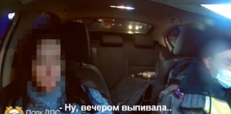 Трёх пьяных красноярок поймали за рулём в Международный женский день. Видео