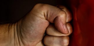 В Бурятии мужчина отправил сожительницу в кому. Вскоре после этого она умерла