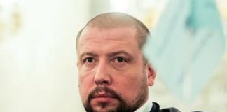 Илью Юрова на родине ждут 8 лет.