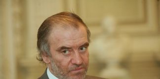 Земли, дома, парки и другая недвижимость в Италии на €100 млн для главы Мариинки от поклонницы