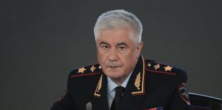 С большой дороги: как сбиваются в коррупционные стаи гаишники Колокольцева