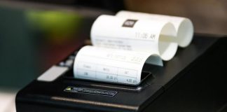 Красноярцы массово жалуются на отказ в выдаче бумажных чеков в магазинах