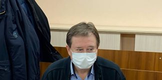 На пластмассовых досках сберегли по-китайски