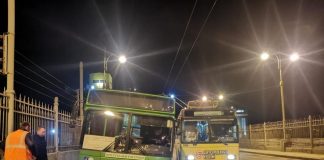 На плотине ГЭС в Иркутске провели технический эксперимент по перекрытию движения