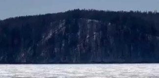 «Нива» утонула в Ангаре у Бурдугуза