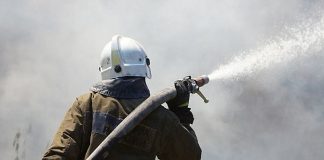 Пожар на складе готовой продукции в Асине тушил 71 человек