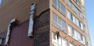 Разрушающийся в Томске дом обследует компания из Санкт-Петербурга