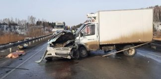 В столкновении двух автомобилей под Томском погиб молодой мужчина