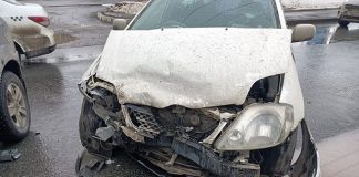 В Томске 2 апреля столкнулись две иномарки. Пострадала женщина