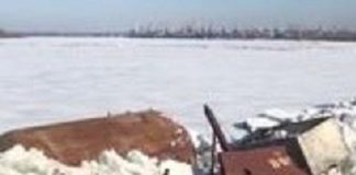 В Томске во время ледохода затонул сухогруз коммерческой фирмы
