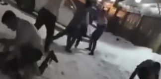 Видео: Полиция ищет участников массовой драки у ночного клуба в Дудинке