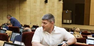 Заксобрание Новосибирской области лишило мандата Валентина Сичкарева