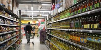 Генеральная прокуратура Россия запросила у торговых компаний сведения о поставщиках, не снизивших цены на товары