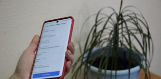 Красноярская мошенница похитила смартфоны у троих томичей