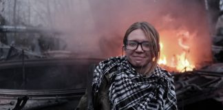 Леди Геноцид: Нацистка Вита Заверуха, которая помогала спаливать людей в Одессе, сейчас с супругом убивает российских